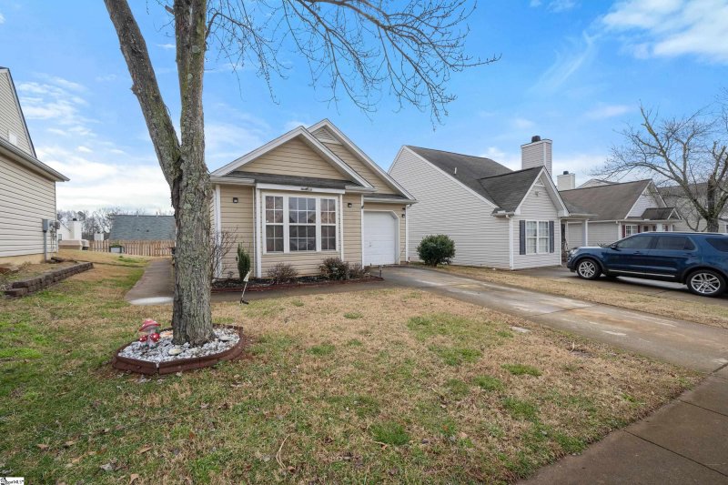 Property image 4 at 326 Glenlea Lane, Greenville, SC 29617