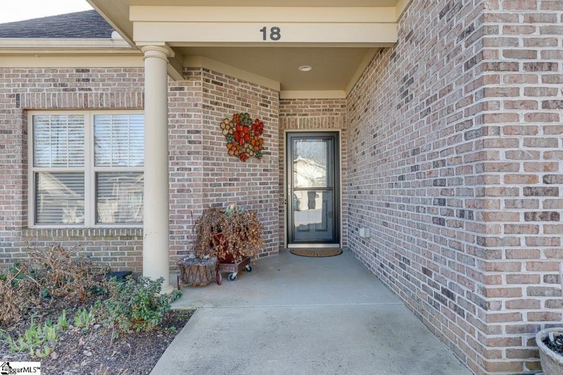 Property image 4 at 18 Shady Hollow Lane, Greer, SC 29651