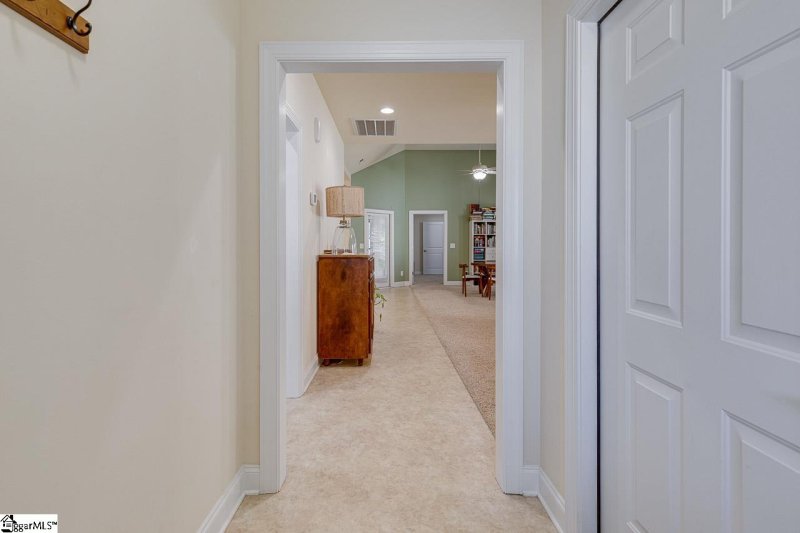 Property image 5 at 18 Shady Hollow Lane, Greer, SC 29651