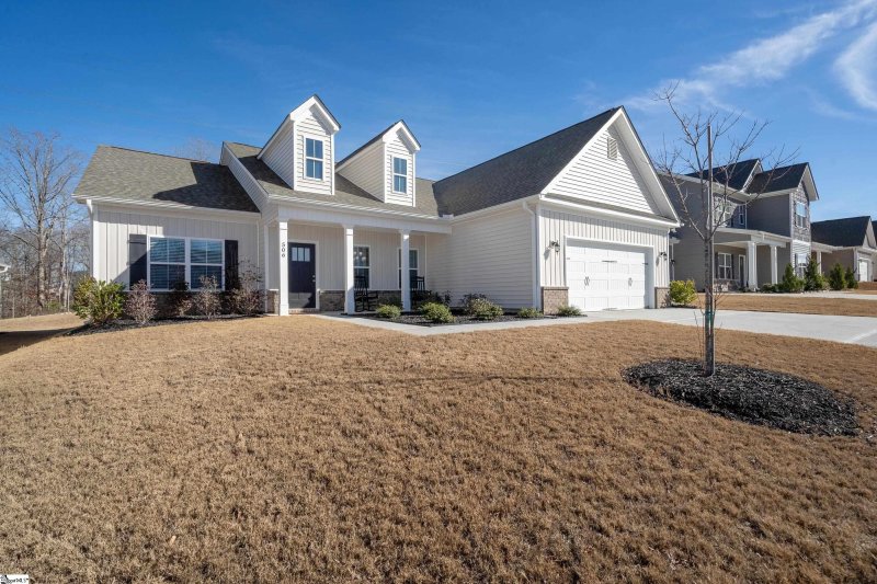 Property image 3 at 506 Reedy Springs Lane, Greenville, SC 29605