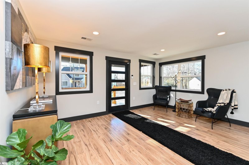 Property image 3 at 201 Old Augusta Road, Greenville, SC 29605