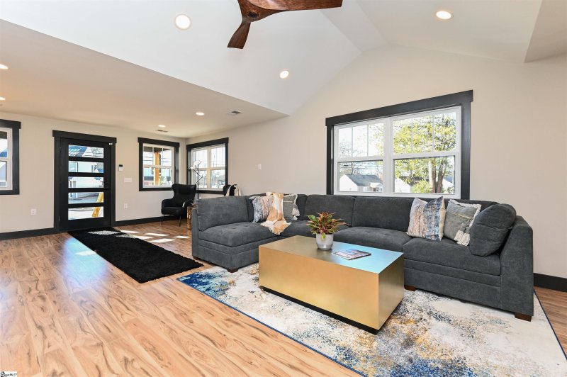 Property image 5 at 201 Old Augusta Road, Greenville, SC 29605