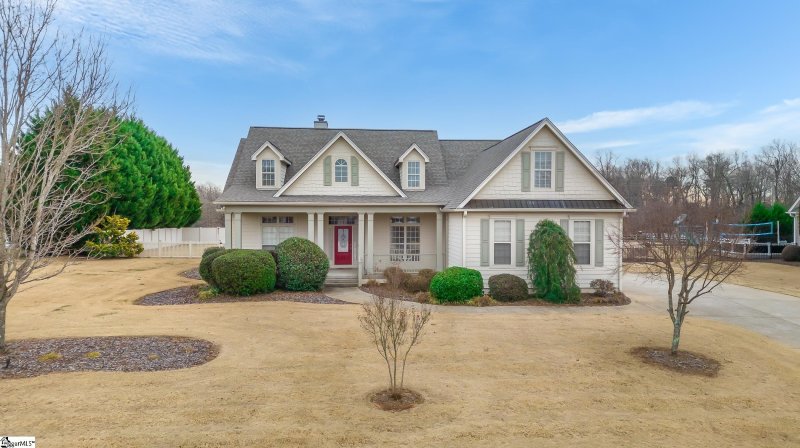 6 Cayanne Court