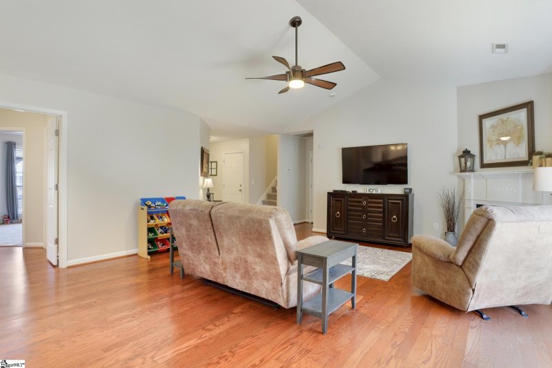 Property image 5 at 513 Summitbluff Drive, Greenville, SC 29617