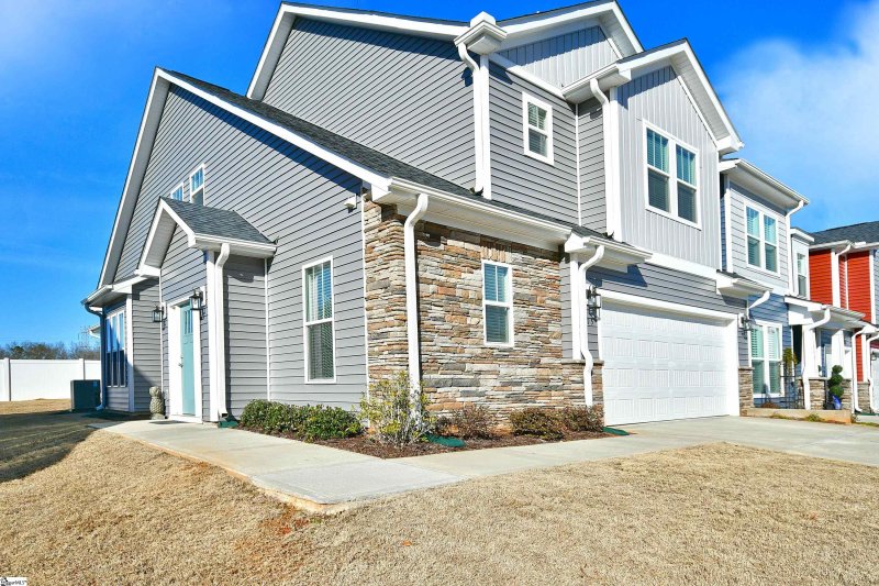Property image 2 at 115 Pine Hollow Place, Easley, SC 29642