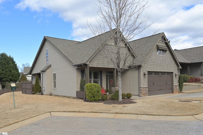Property image 2 of 27 Bradstock Drive in Greystone Cottages, Greer, SC 29650