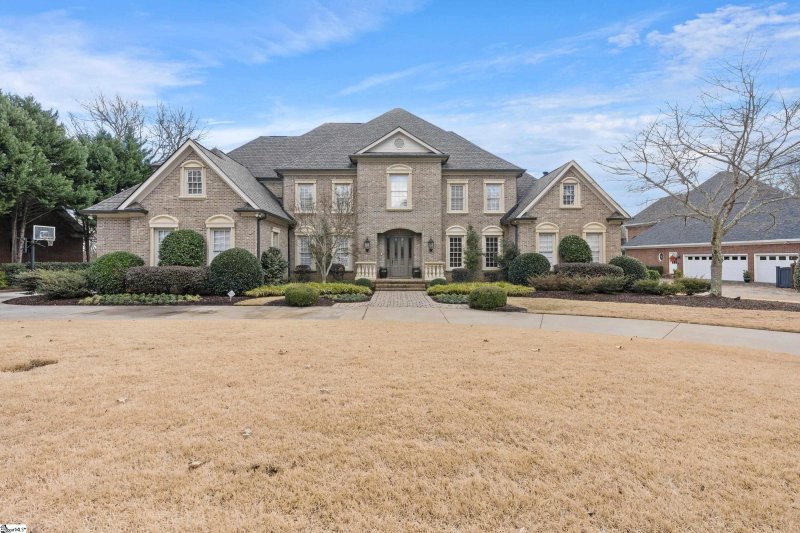 102 Antigua Way