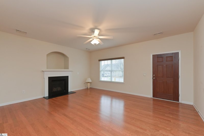 Property image 3 at 604 Summerville Way, Greenville, SC 29609