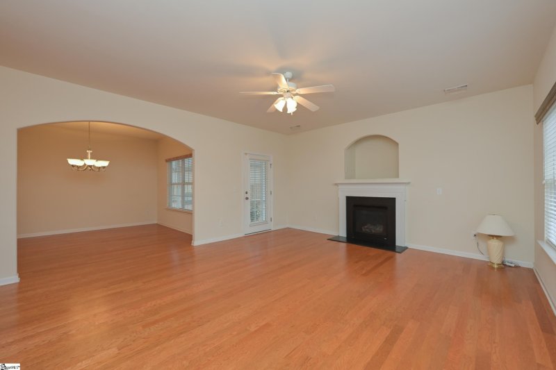 Property image 4 at 604 Summerville Way, Greenville, SC 29609