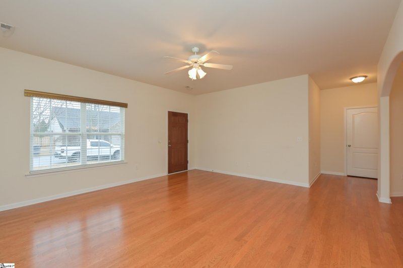 Property image 5 at 604 Summerville Way, Greenville, SC 29609