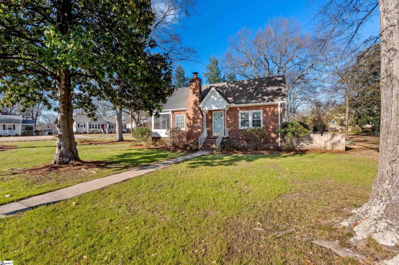 Property image 2 at 5 Wiuka Avenue, Greenville, SC 29607