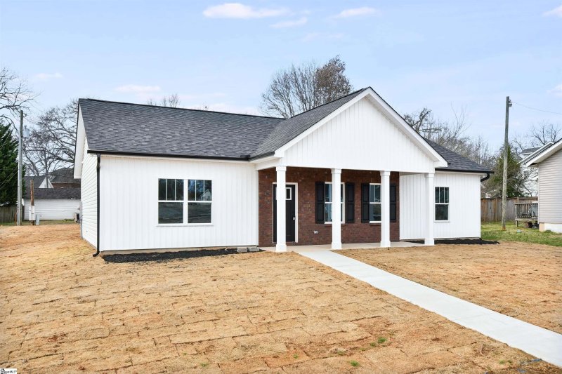 Property image 2 at 9 5th Street, Greer, SC 29651-3127