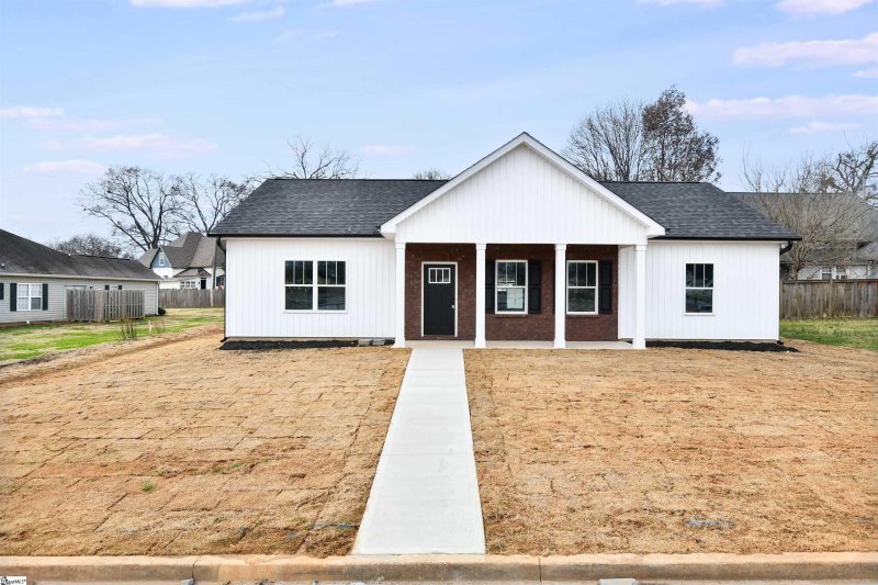 Property image 3 at 9 5th Street, Greer, SC 29651-3127