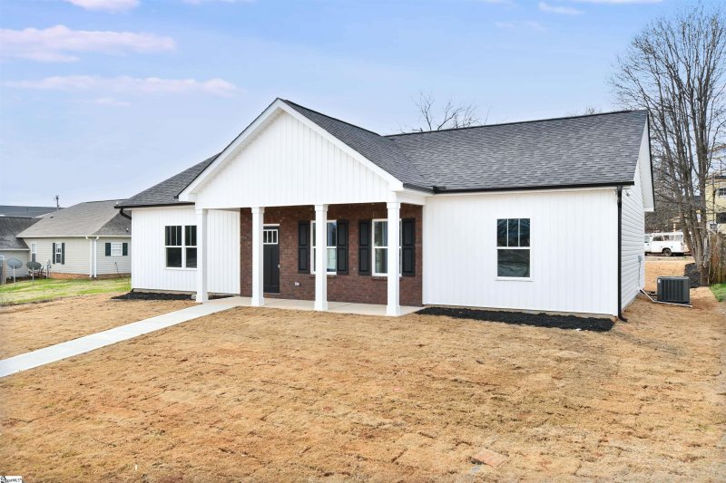 Property image 5 at 9 5th Street, Greer, SC 29651-3127