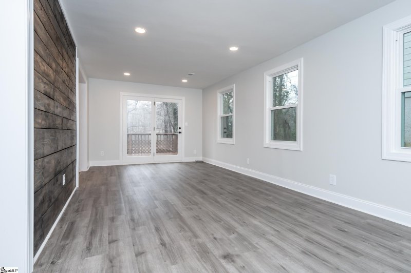 Property image 4 at 24 Circle Drive, Greenville, SC 29617