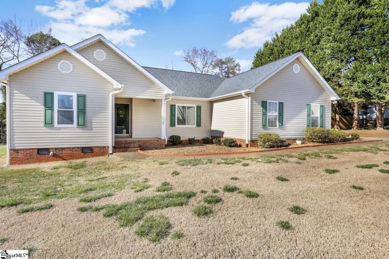 Property image 2 at 6 Beaver Brook Court, Taylors, SC 29687