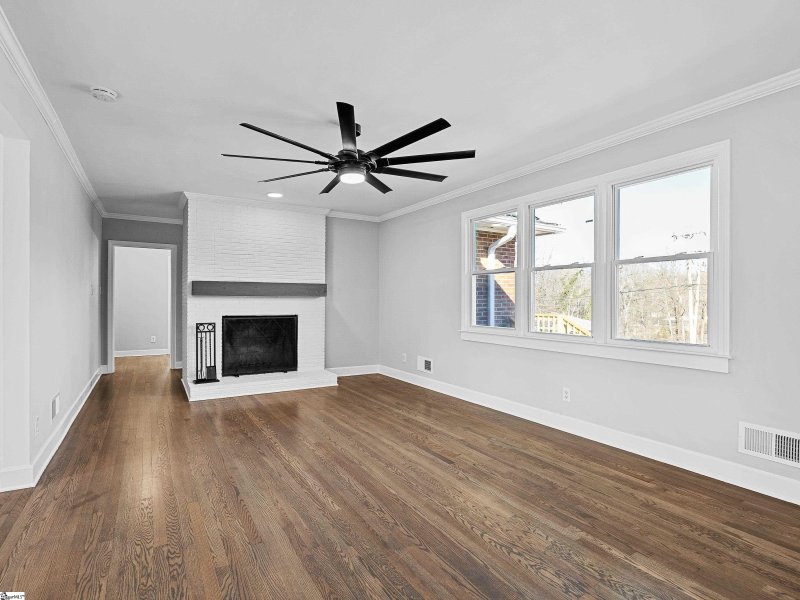 Property image 4 at 104 N Lanford Road, Spartanburg, SC 29301