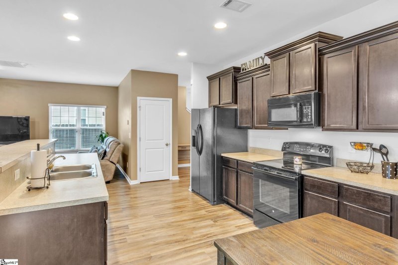 Property image 3 at 216 Rivers Edge Circle, Simpsonville, SC 29680