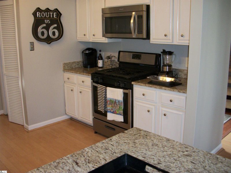 Property image 3 at 130 Inglewood Way, Greenville, SC 29615-3125