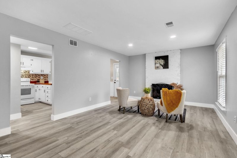 Property image 4 at 28 Clearfield Road, Greenville, SC 29607