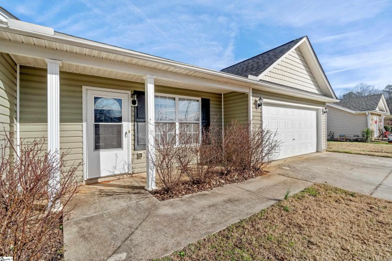 Property image 4 at 102 Lear Drive, Laurens, SC 29360