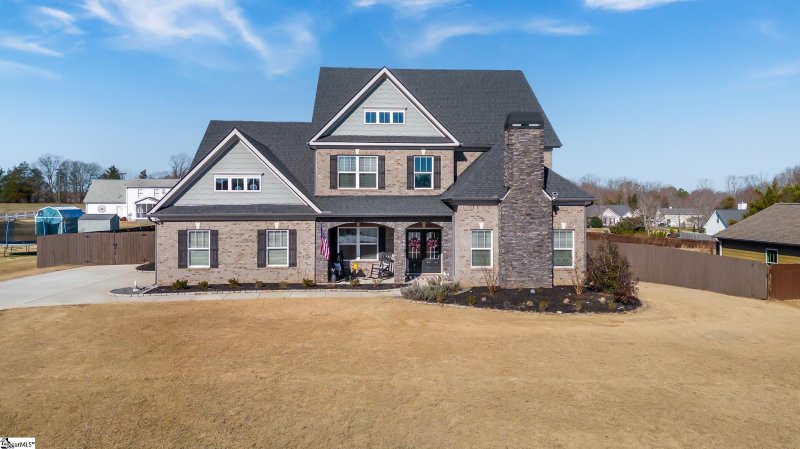 5 Ridgewater Court