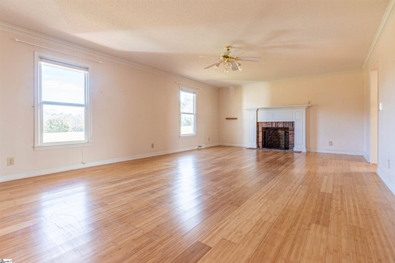 Property image 3 at 2831 LOCUST HILL Road, Taylors, SC 29687