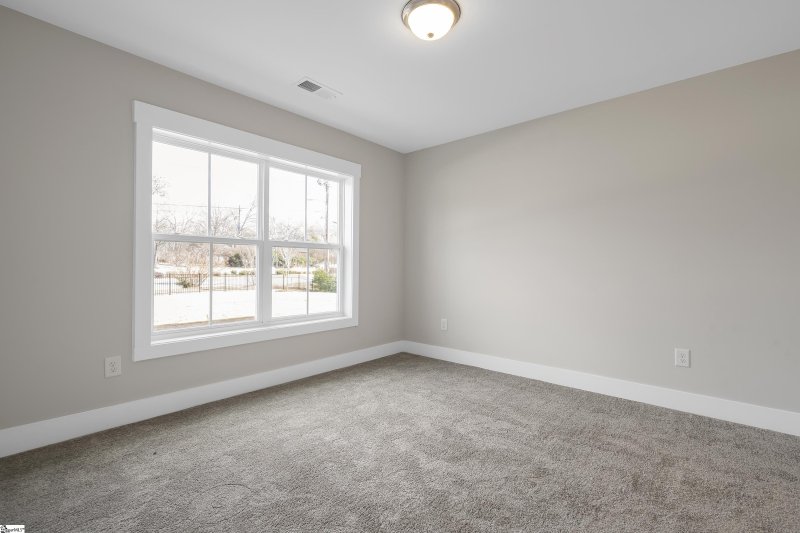 Property image 4 at 307 Pete Hollis Boulevard, Greenville, SC 29601