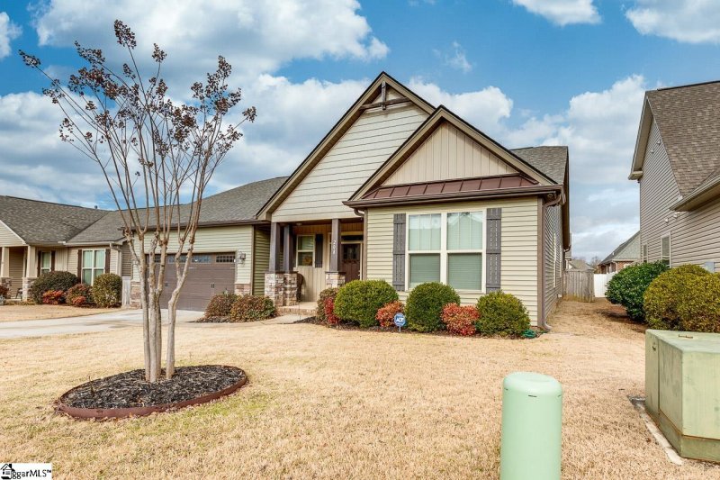 Property image 2 at 208 Downs Road, Greenville, SC 29617