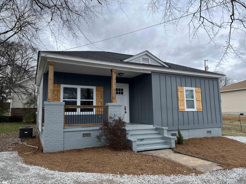 Property image 2 at 9 D Street, Greenville, SC 29611