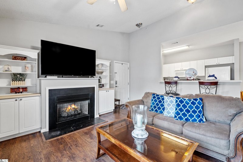 Property image 3 at 332 McKenna Circle, Greenville, SC 29615