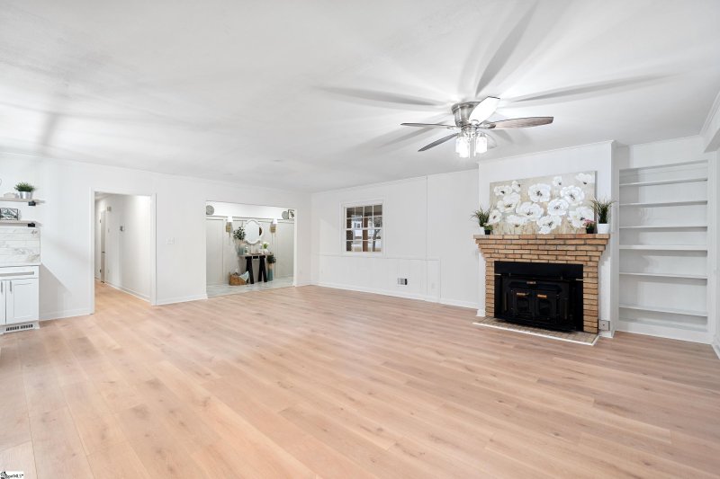 Property image 5 at 4 Wiuka Avenue, Greenville, SC 29607