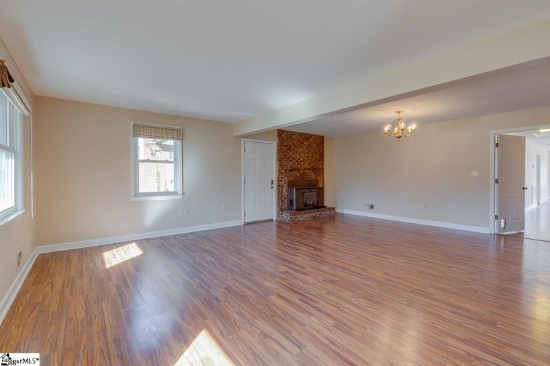 Property image 2 at 305 Bethel Drive, Mauldin, SC 29662