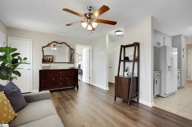Property image 5 at 610 Ruddy Creek Circle, Greer, SC 29651-2777