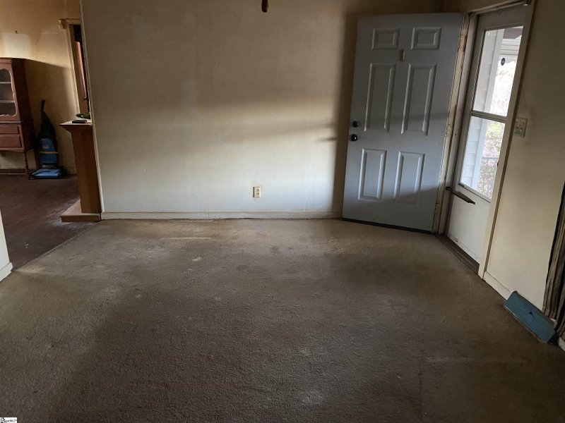 Property image 3 at 1 Uneeda Drive, Greenville, SC 29605