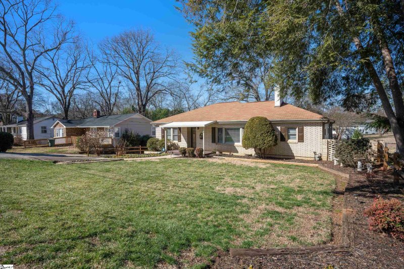 Property image 3 at 16 Friartuck Road, Greenville, SC 29607