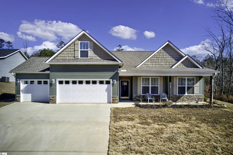 253 Inlet Pointe Drive