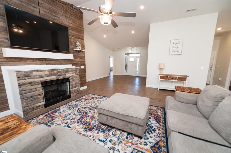 Property image 3 at 127 Floyd Meadow Drive, Inman, SC 29349