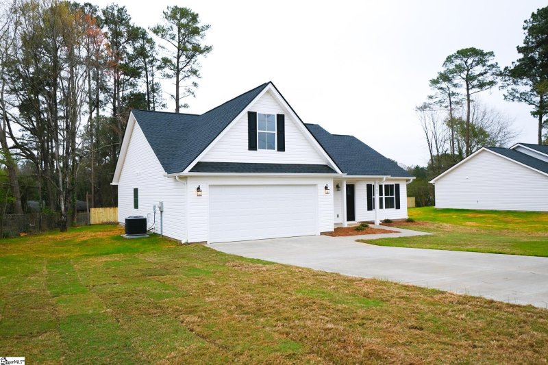 Property image 2 at 702 Leon Drive, Anderson, SC 29621