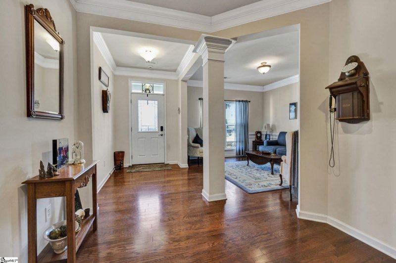 Property image 3 at 323 Kelsey Glen Lane, Simpsonville, SC 29681-8019