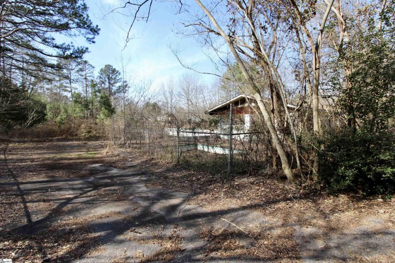 Property image 2 at 4 Basil Court, Greenville, SC 29611