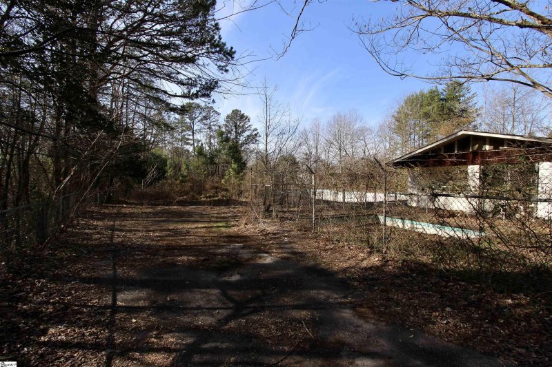 Property image 4 at 4 Basil Court, Greenville, SC 29611
