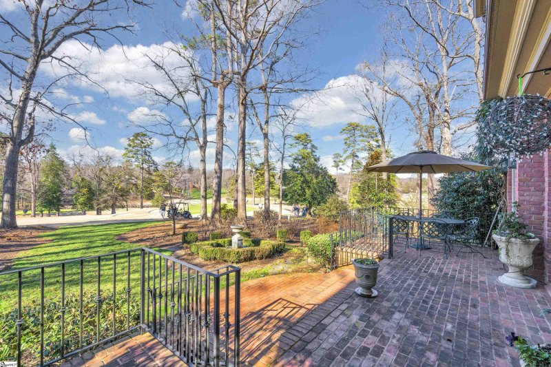 Property image 2 at 4 Hidden Hills Drive, Greenville, SC 29605