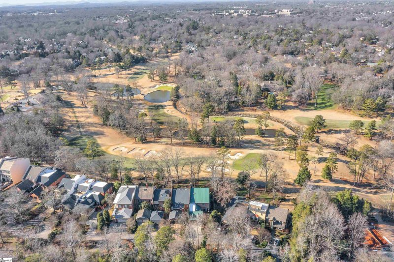Property image 4 at 4 Hidden Hills Drive, Greenville, SC 29605
