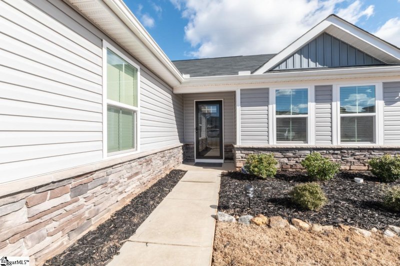 Property image 2 at 319 Fairmeadow Way, Greenville, SC 29617