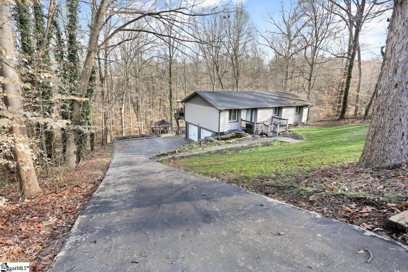 Property image 2 at 24 Riverview Drive, Greenville, SC 29611