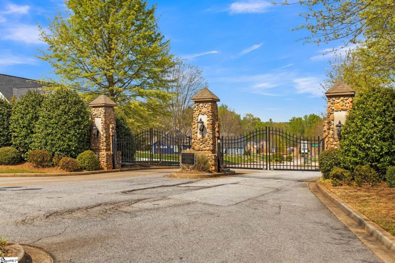 Property image 2 at 526 Coolwater Drive, Taylors, SC 29687
