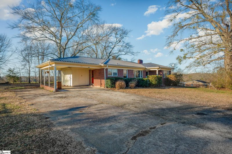 Property image 2 at 213 Sunset Drive, Easley, SC 29640