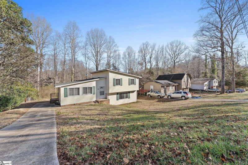 Property image 3 at 120 Wendfield Drive, Travelers Rest, SC 29690