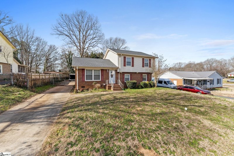 Property image 3 at 210 Westmoreland Street, Spartanburg, SC 29301